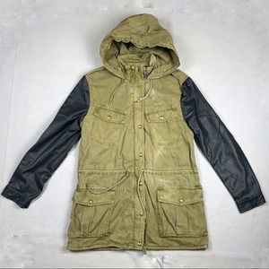 Aritzia Trooper Parka with Faux Leather Sleeves M